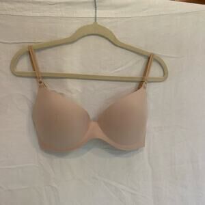 Wacoal, wireless nude bra, size 34D